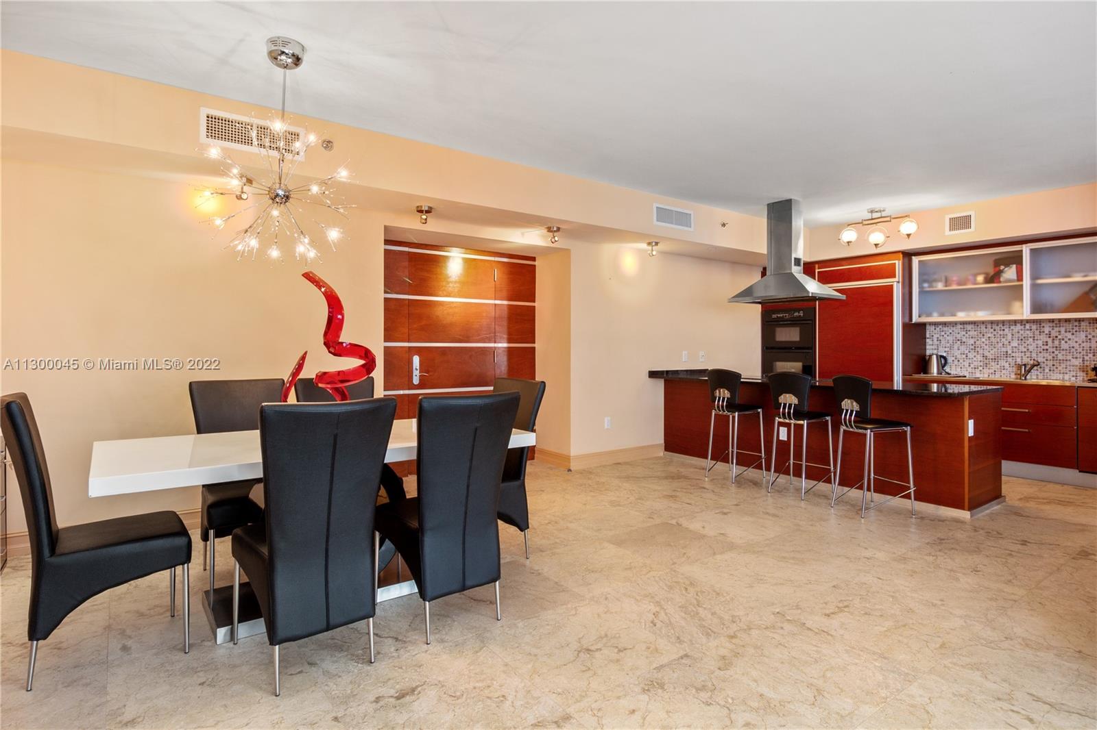 Ver detalles 4110 2 / 2 1782 sq. ft. $ 2022-11-08 0 foto