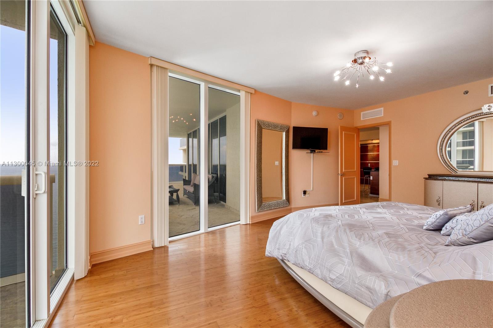 Ver detalles 4110 2 / 2 1782 sq. ft. $ 2022-11-08 0 foto