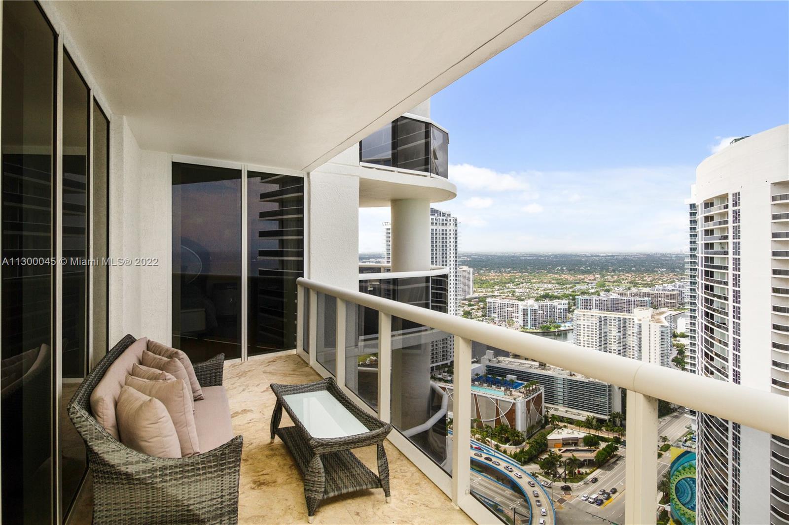 Ver detalles 4110 2 / 2 1782 sq. ft. $ 2022-11-08 0 foto