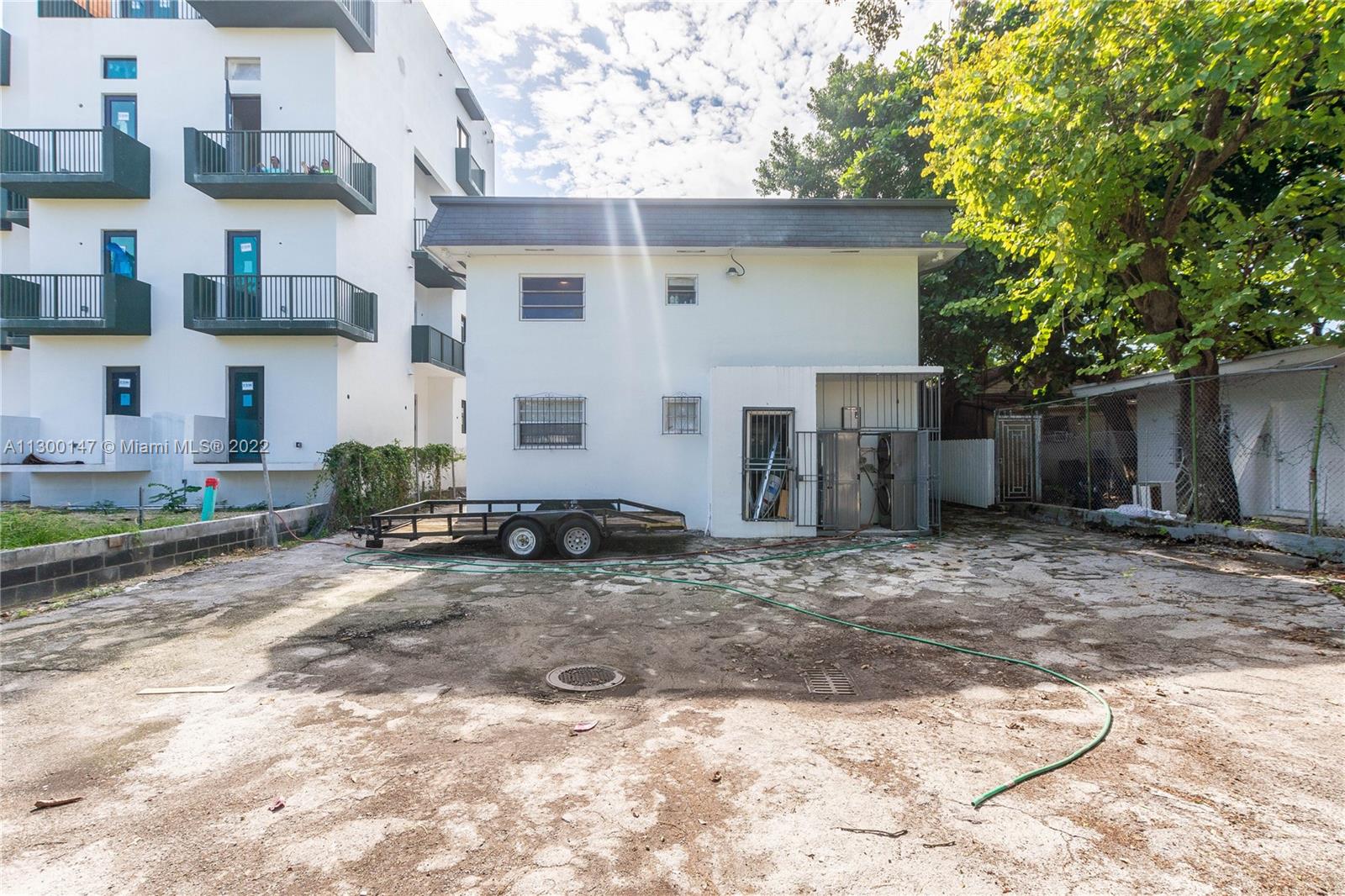See details / 4688 sq. ft. $ 2022-11-08 0 Photo