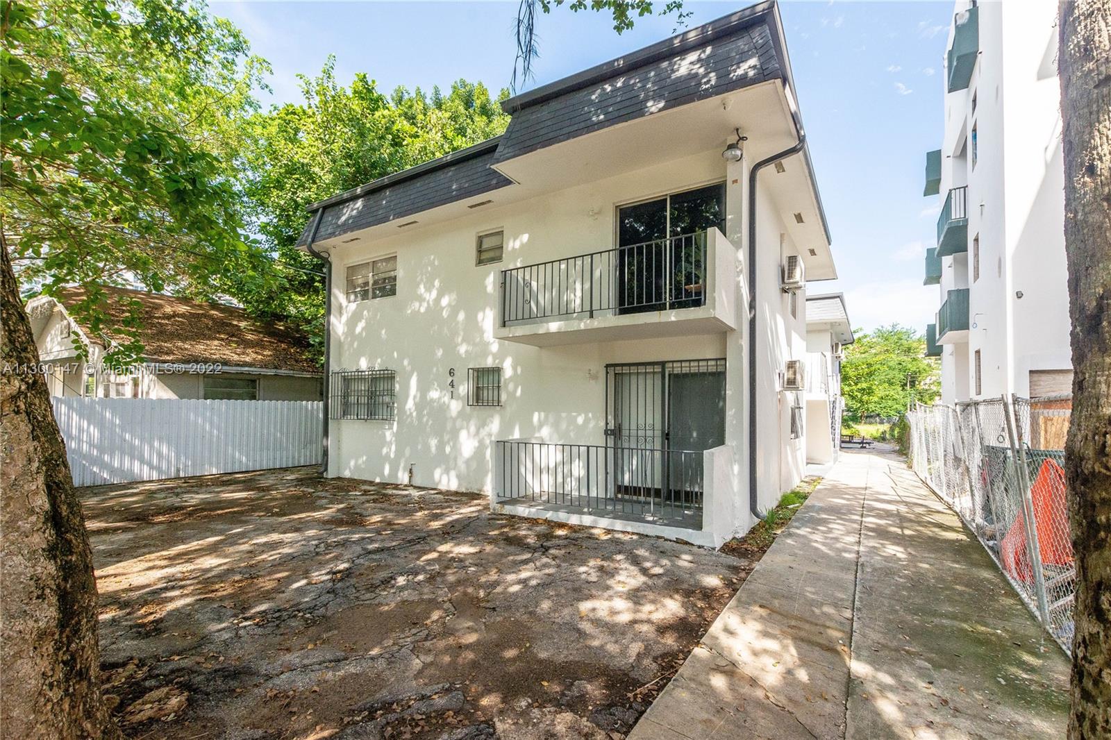 See details / 4688 sq. ft. $ 2022-11-08 0 Photo
