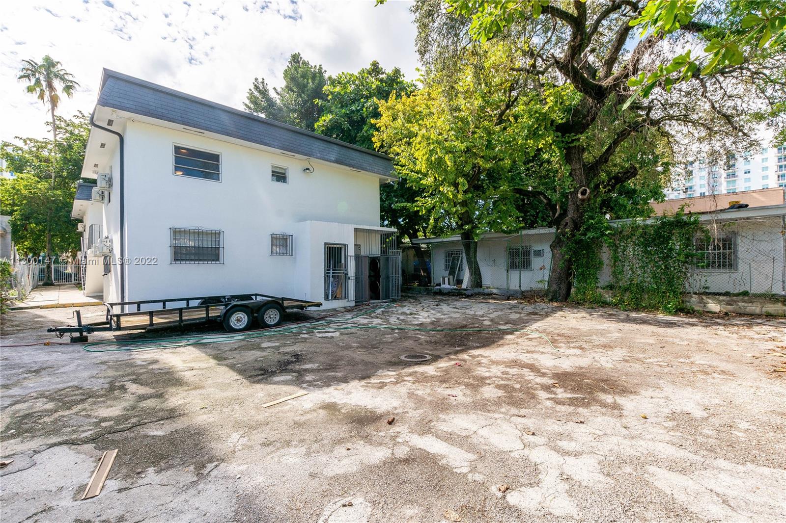 See details / 4688 sq. ft. $ 2022-11-08 0 Photo