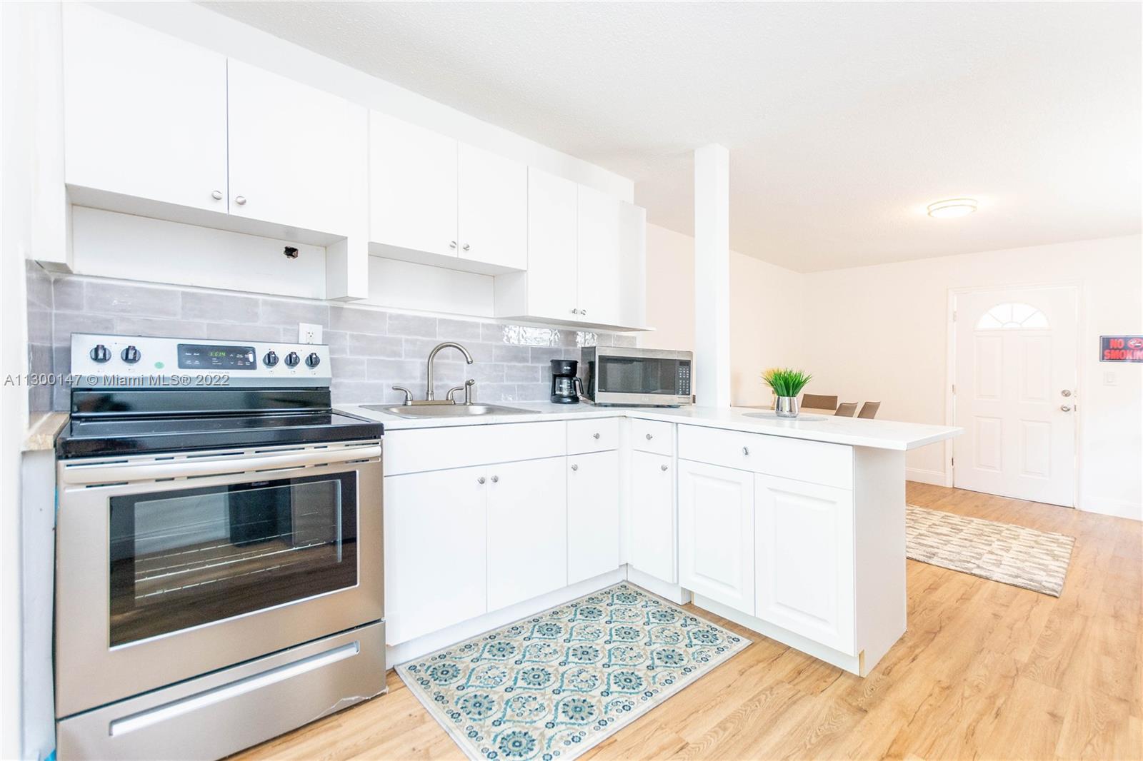 See details / 4688 sq. ft. $ 2022-11-08 0 Photo