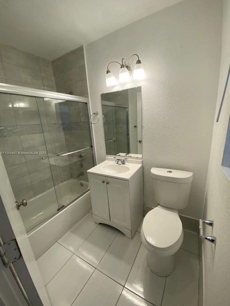 See details / 5952 sq. ft. $ 2022-11-08 0 Photo