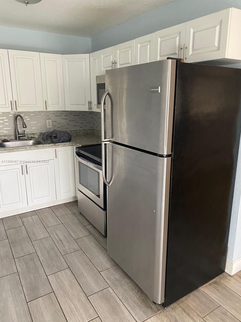 See details / 5952 sq. ft. $ 2022-11-08 0 Photo