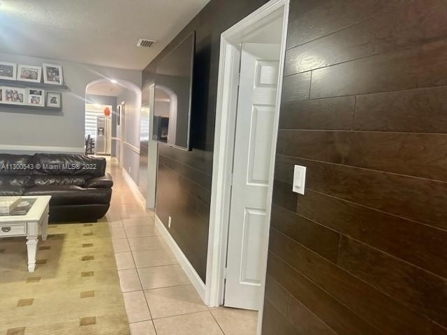 See details / 2888 sq. ft. $ 2023-01-17 0 Photo