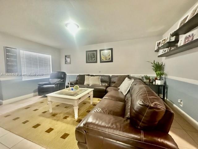 See details / 2888 sq. ft. $ 2023-01-17 0 Photo