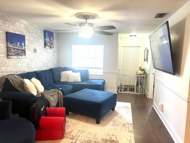 See details / 2888 sq. ft. $ 2023-01-17 0 Photo