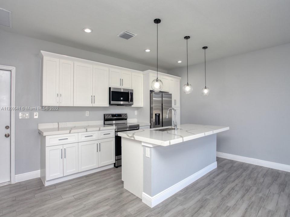 See details / 10000 sq. ft. $ 2023-01-06 0 Photo