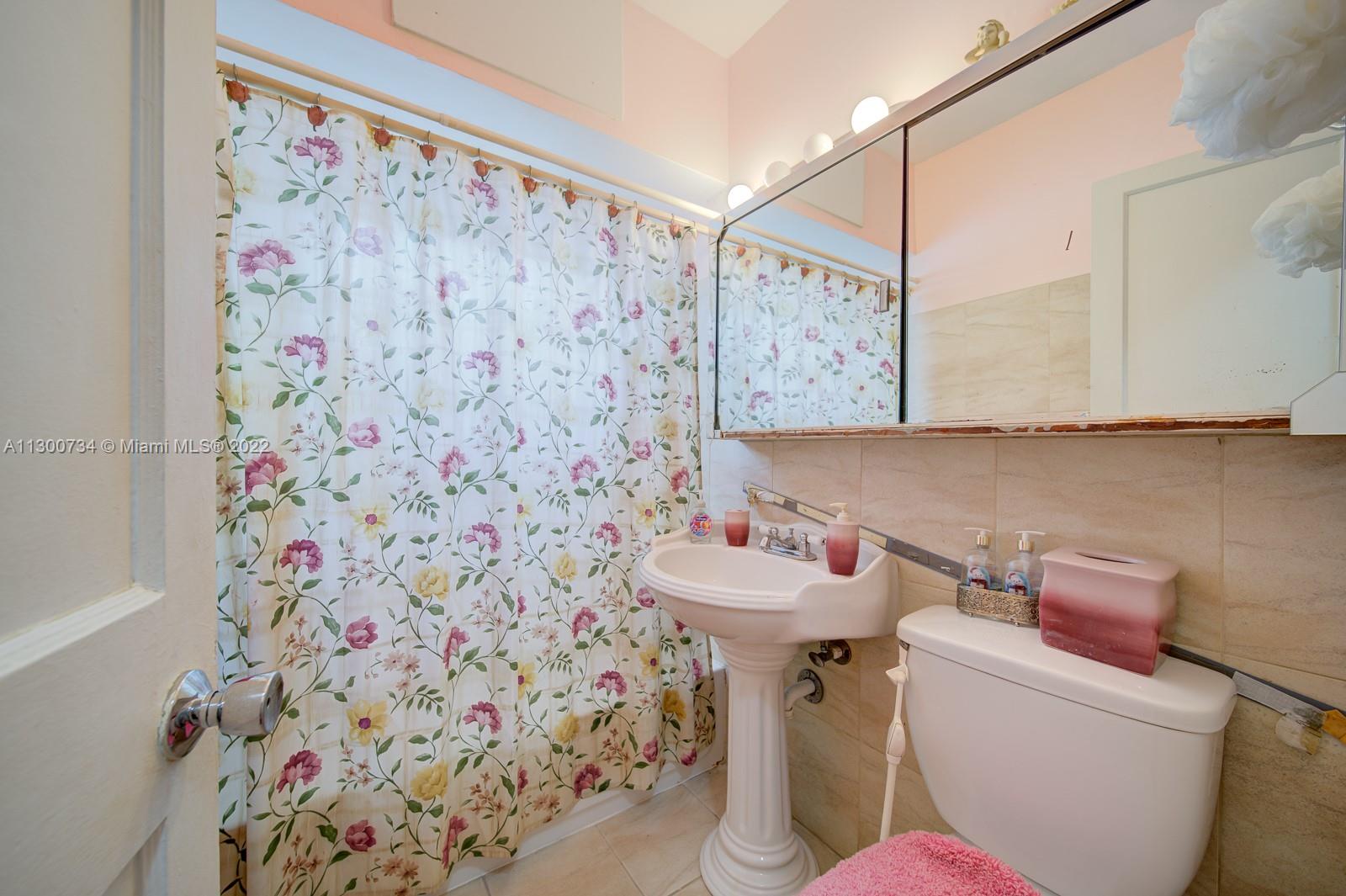 See details / 1980 sq. ft. $ 2022-11-09 0 Photo
