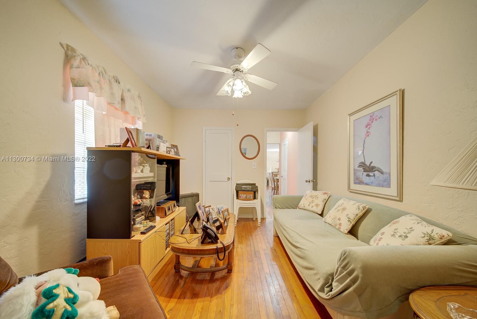 See details / 1980 sq. ft. $ 2022-11-09 0 Photo