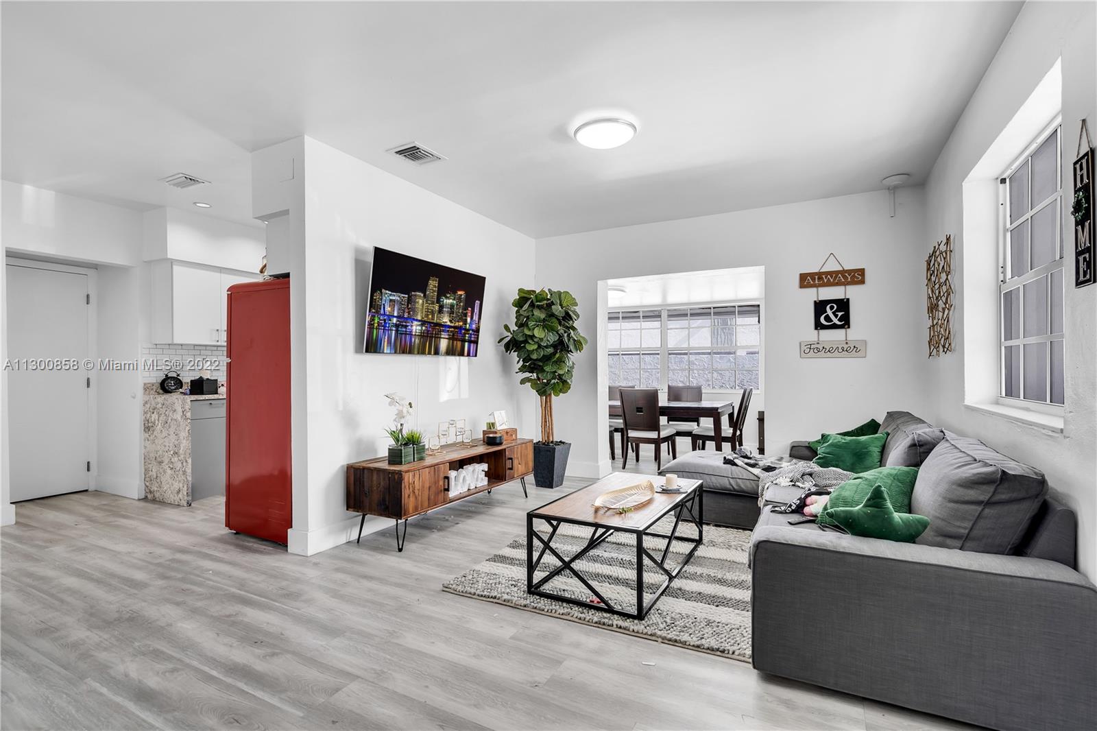 See details / 2612 sq. ft. $ 2022-11-09 0 Photo