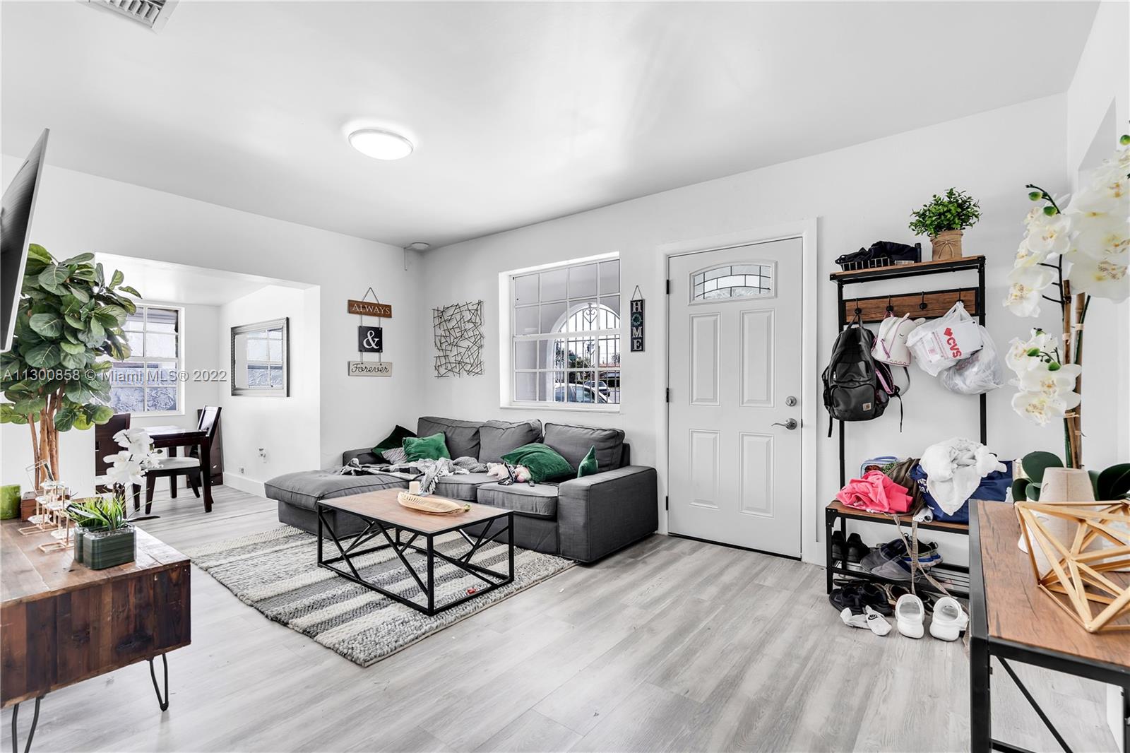 See details / 2612 sq. ft. $ 2022-11-09 0 Photo