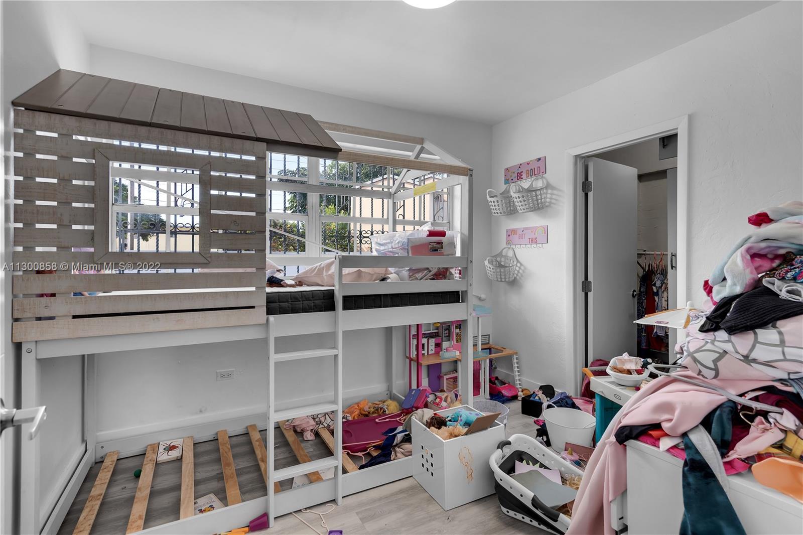 See details / 2612 sq. ft. $ 2022-11-09 0 Photo
