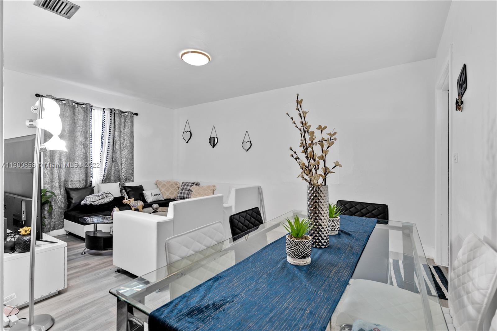 See details / 2612 sq. ft. $ 2022-11-09 0 Photo