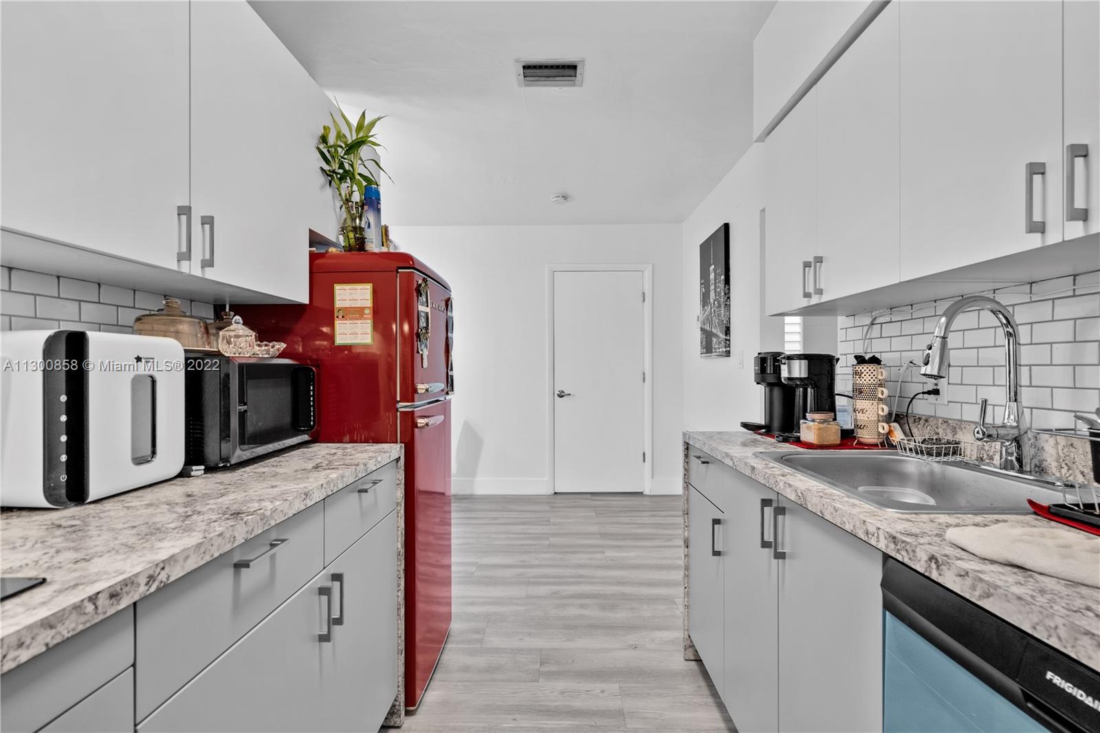 See details / 2612 sq. ft. $ 2022-11-09 0 Photo