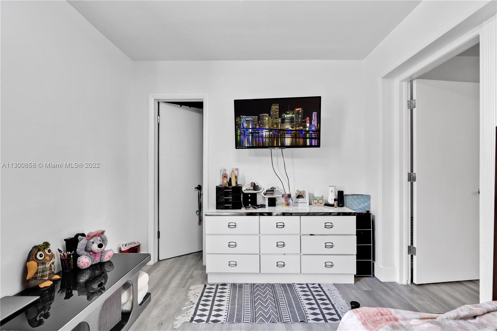 See details / 2612 sq. ft. $ 2022-11-09 0 Photo