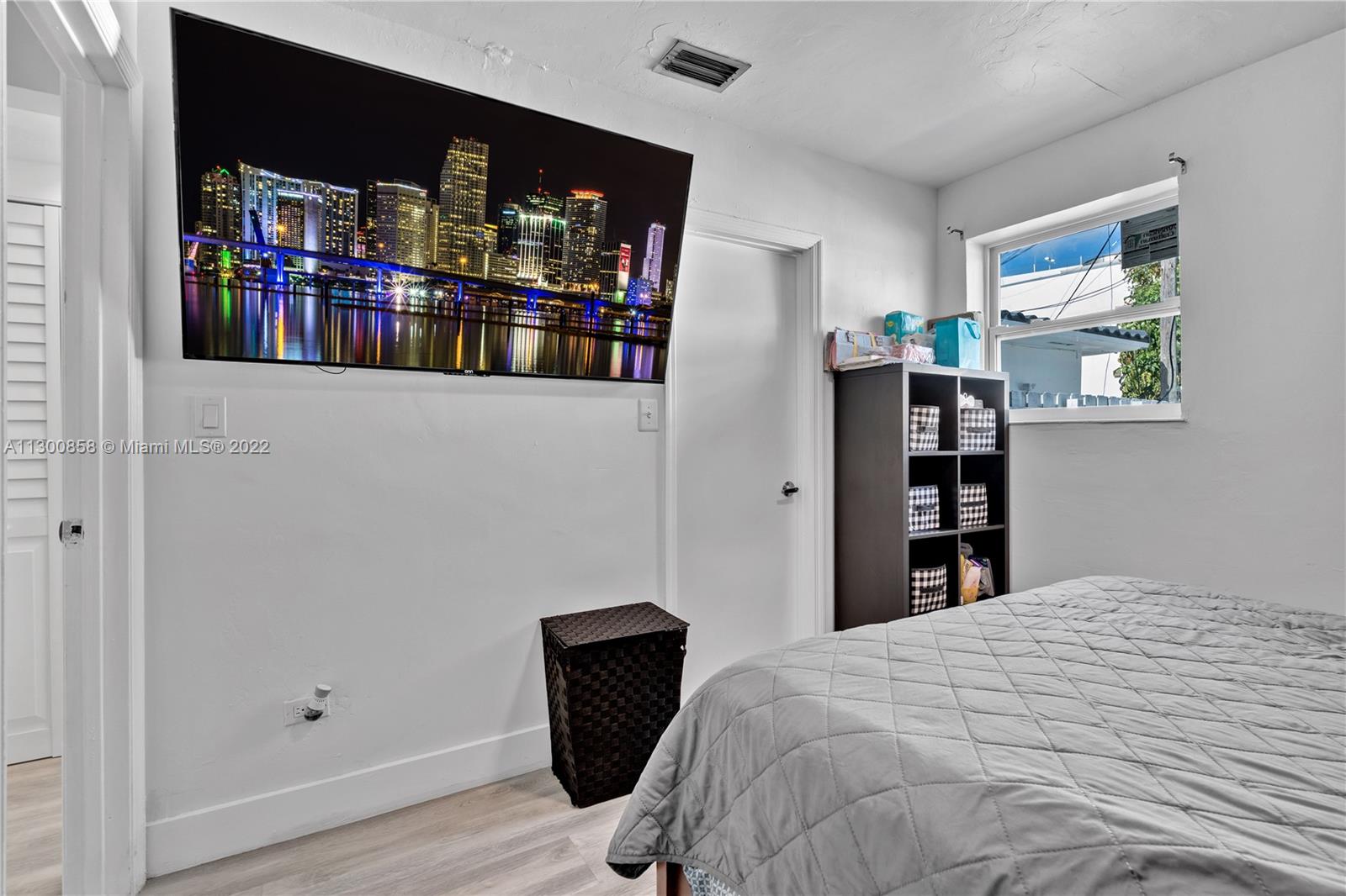 See details / 2612 sq. ft. $ 2022-11-09 0 Photo