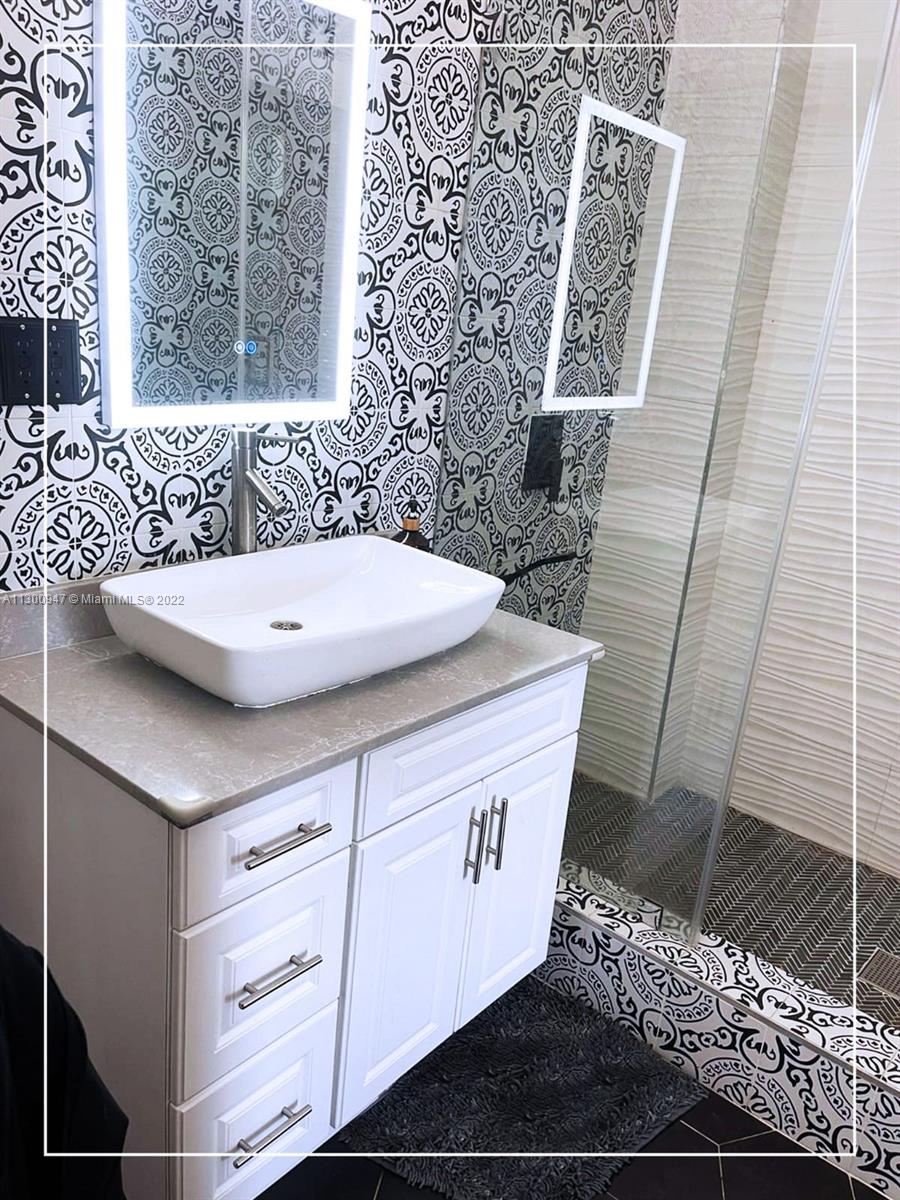 See details / 1381 sq. ft. $ 2022-11-21 0 Photo