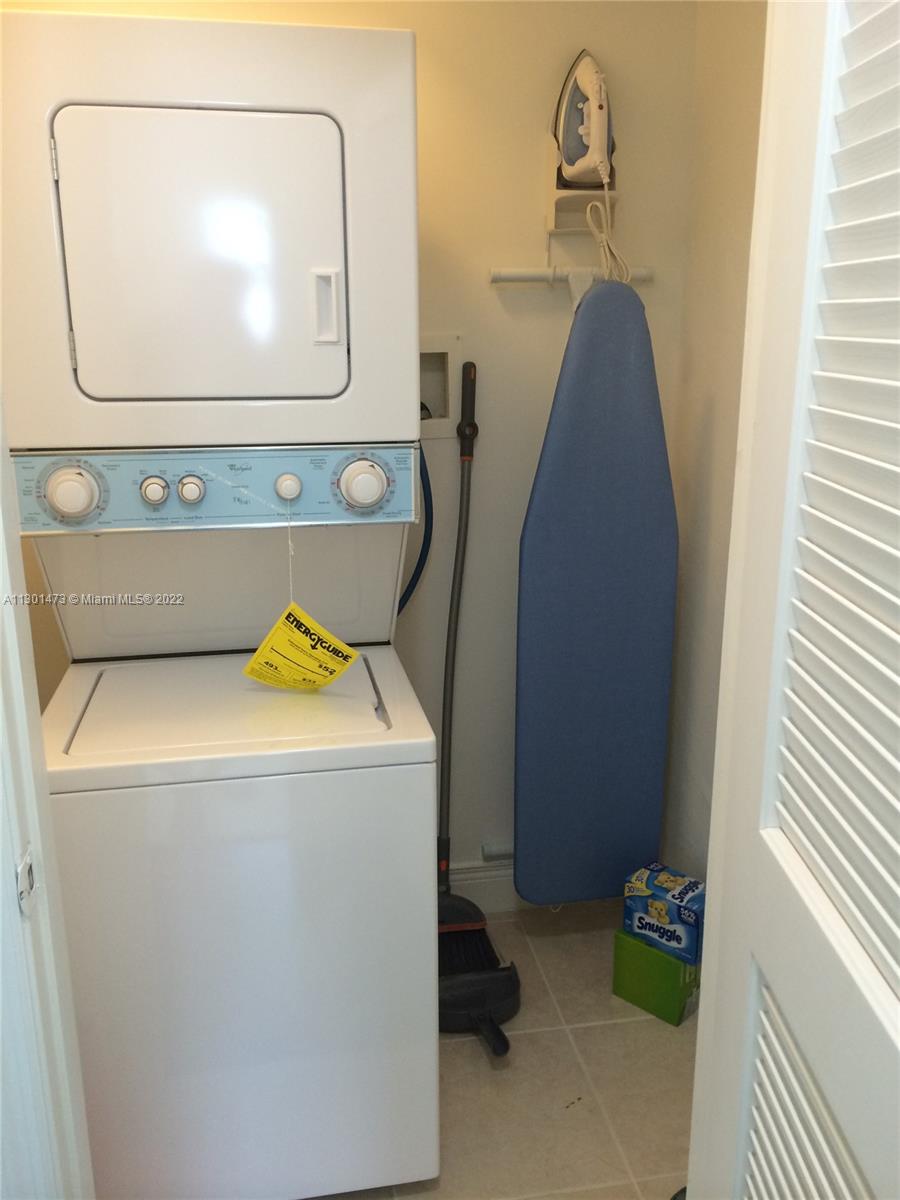 See details / 3721 sq. ft. $ 2022-11-10 0 Photo