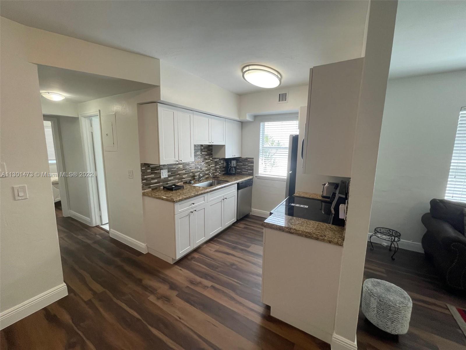 See details / 3721 sq. ft. $ 2022-11-10 0 Photo