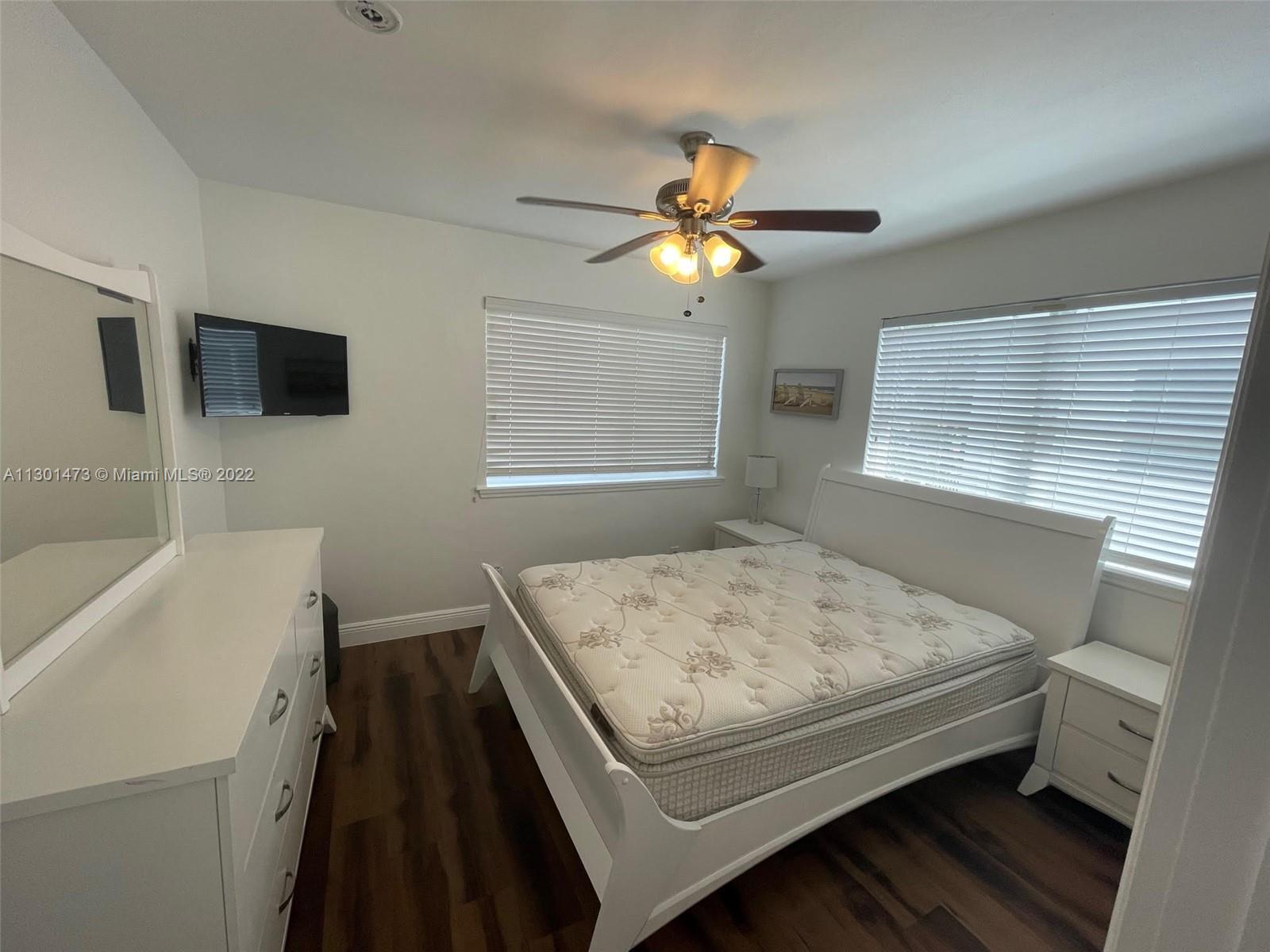 See details / 3721 sq. ft. $ 2022-11-10 0 Photo