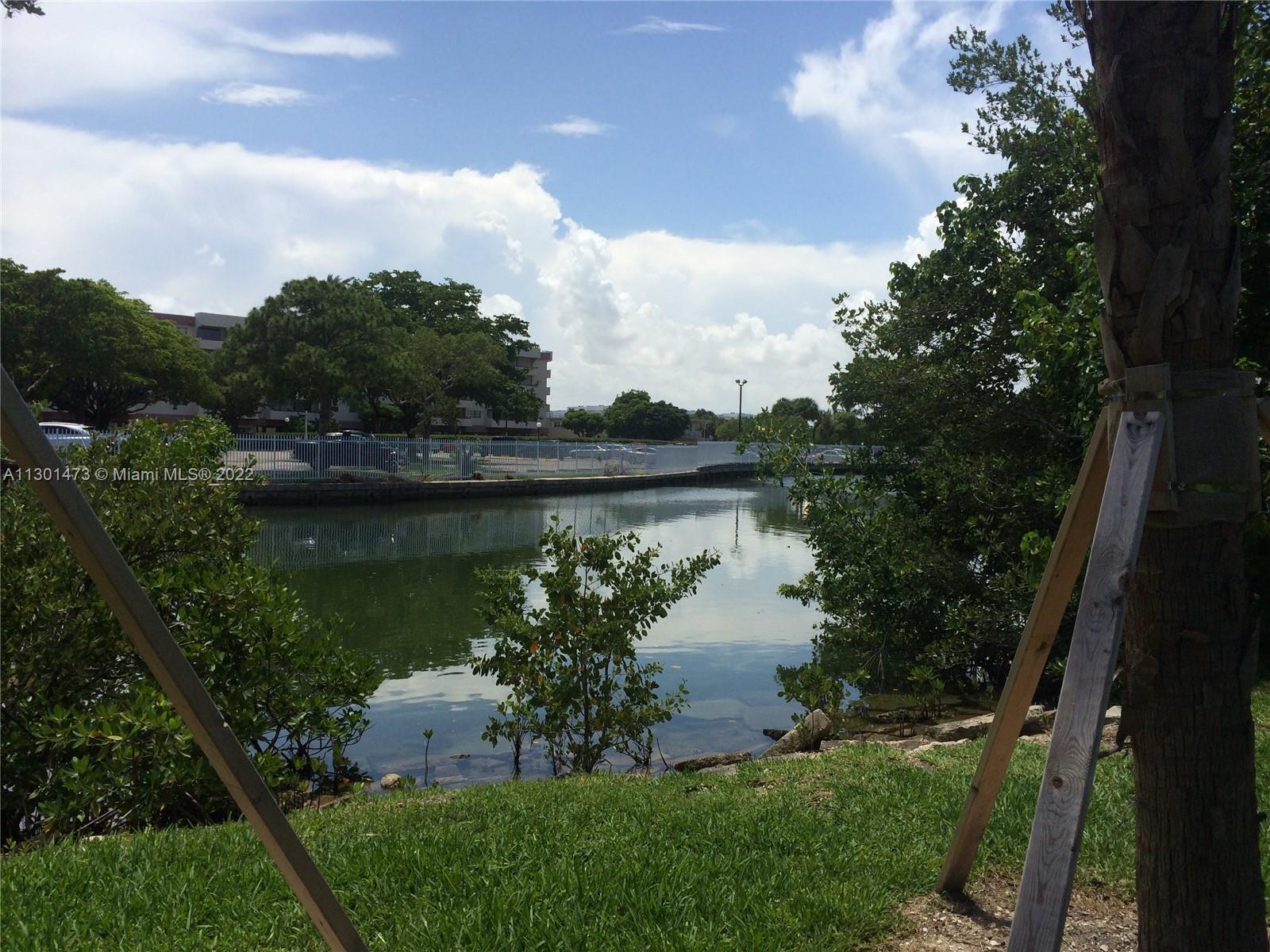 See details / 3721 sq. ft. $ 2022-11-10 0 Photo