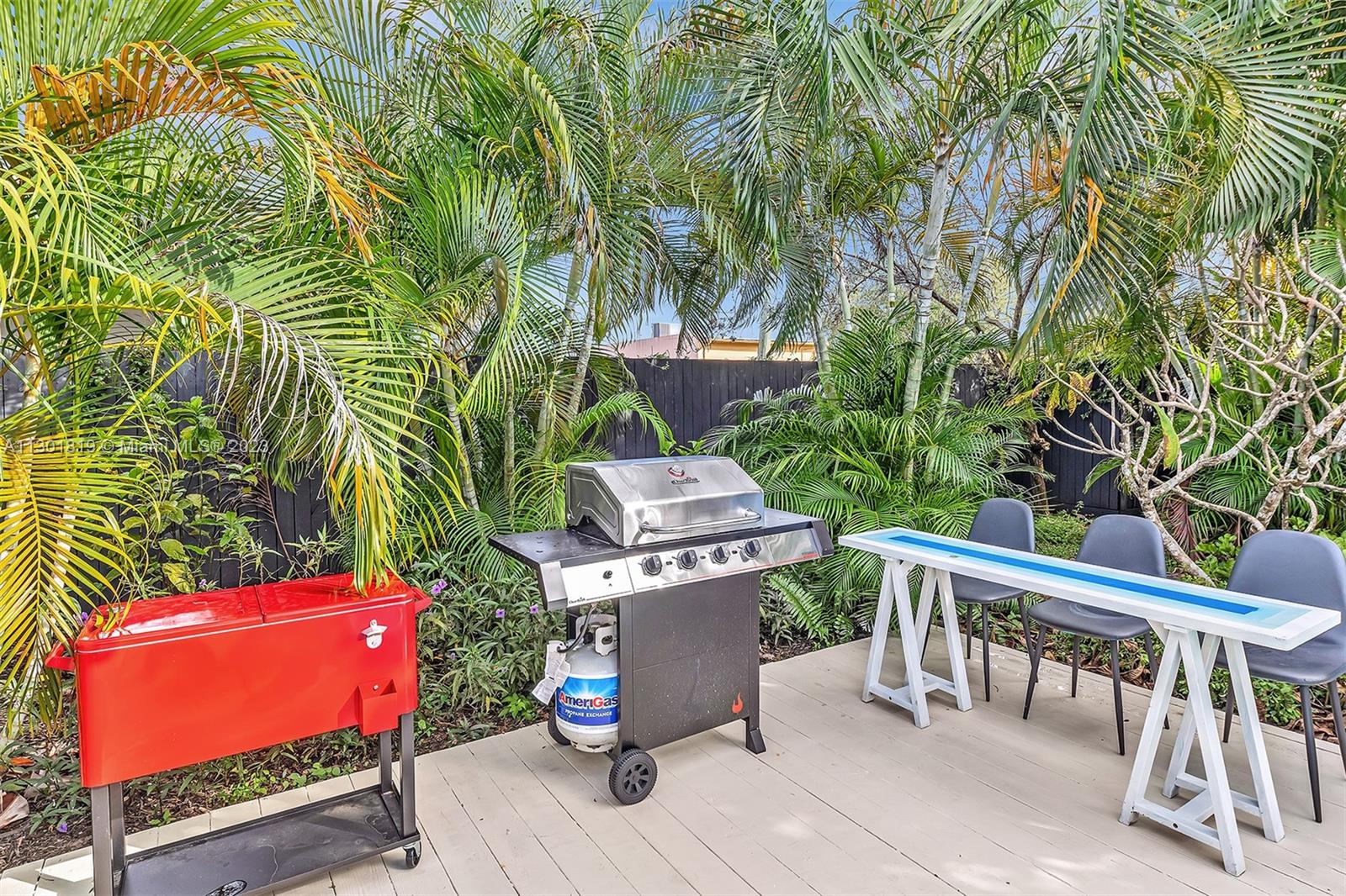See details / 2222 sq. ft. $ 2022-11-23 0 Photo