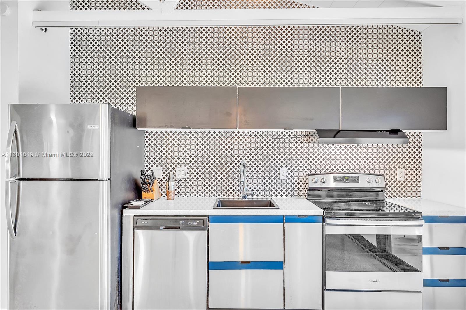 See details / 2222 sq. ft. $ 2022-11-23 0 Photo