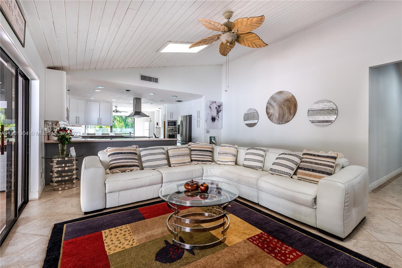 See details / 3377 sq. ft. $ 2022-11-11 0 Photo