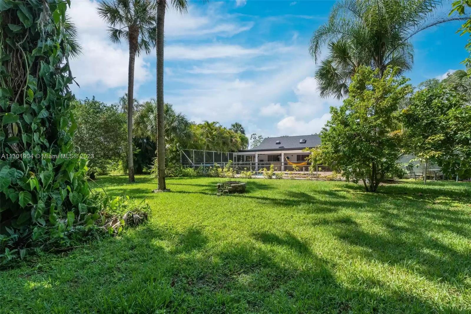 See details / 3377 sq. ft. $ 2022-11-11 0 Photo