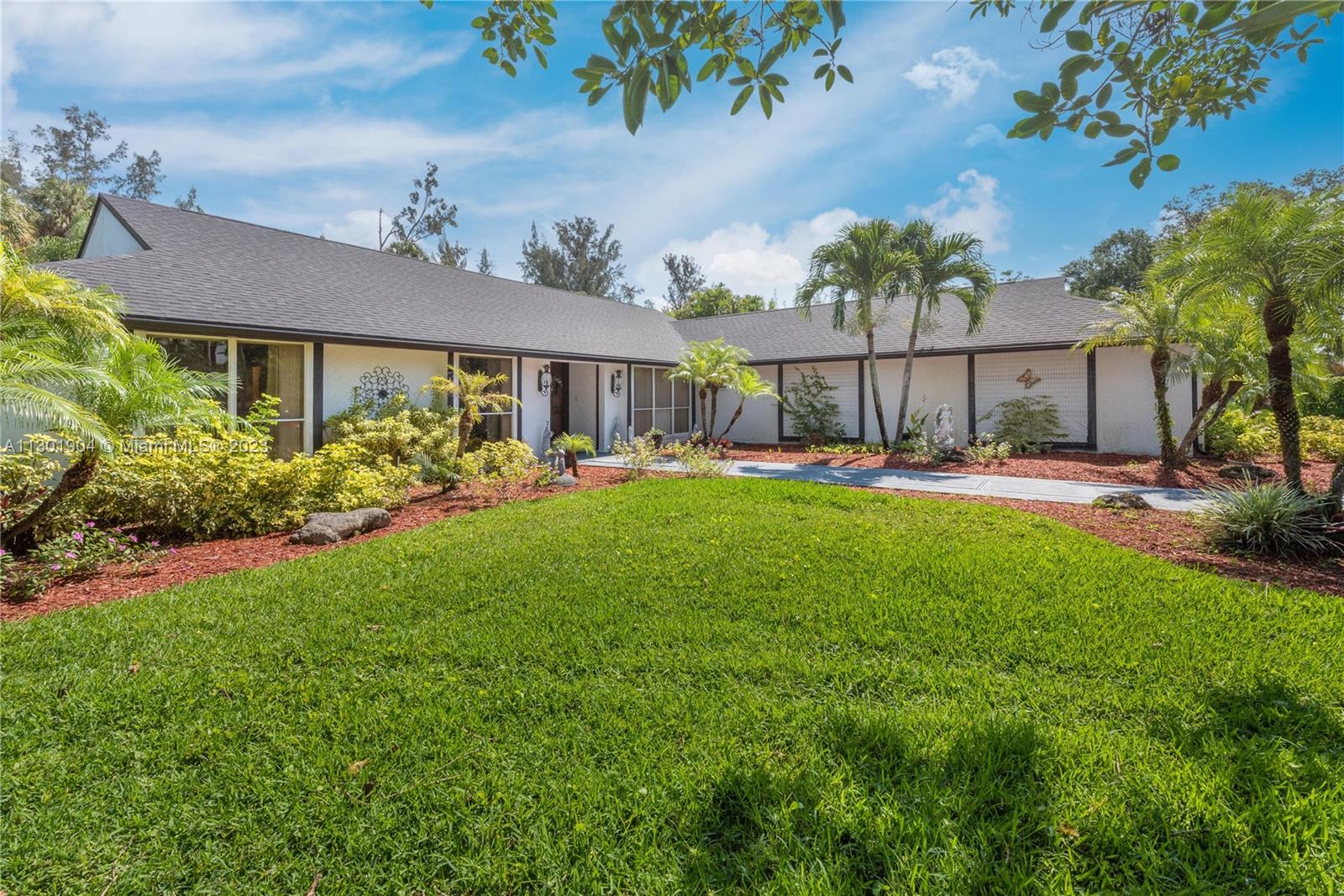 See details / 3377 sq. ft. $ 2022-11-11 0 Photo
