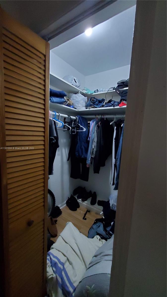 See details / 8746 sq. ft. $ 2022-11-11 0 Photo