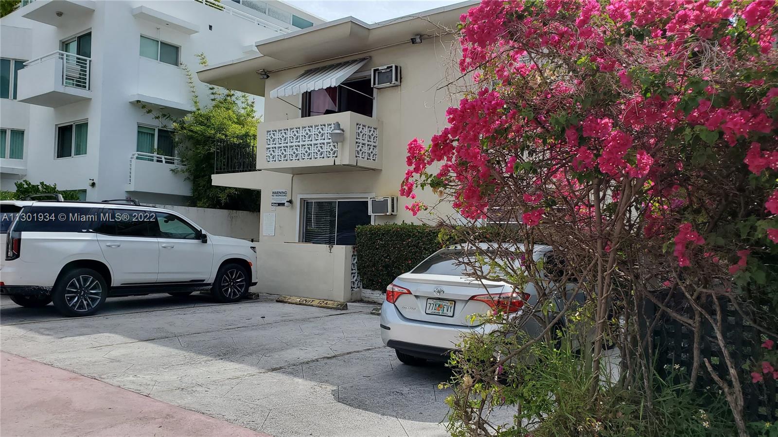See details / 8746 sq. ft. $ 2022-11-11 0 Photo