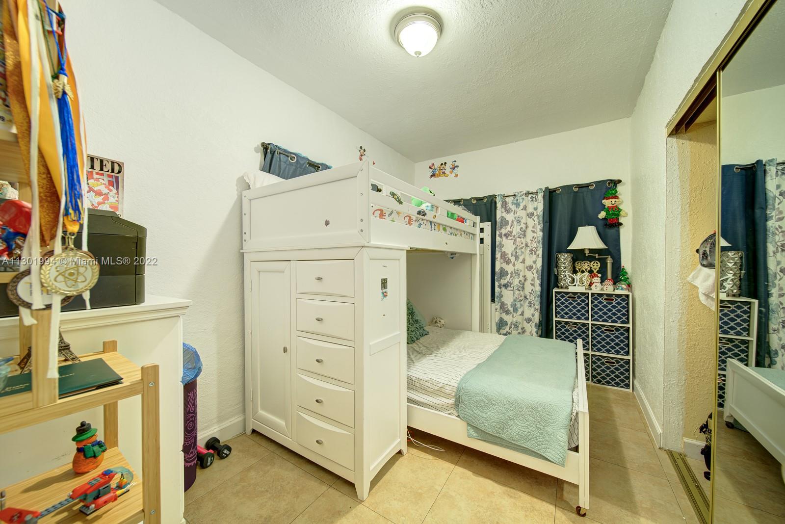 See details / sq. ft. $ 2022-11-11 0 Photo