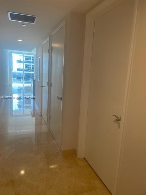 See details 3105 1 / 1 811 sq. ft. $ 2022-11-11 0 Photo