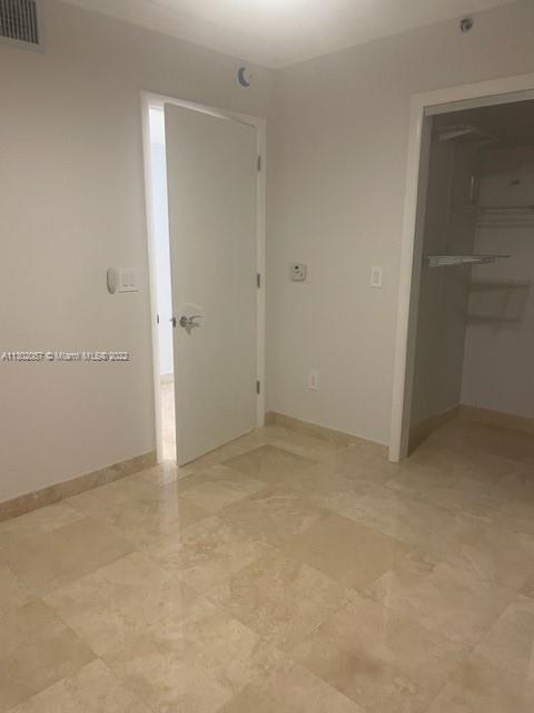 See details 3105 1 / 1 811 sq. ft. $ 2022-11-11 0 Photo