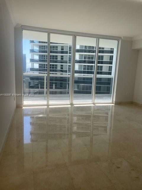 See details 3105 1 / 1 811 sq. ft. $ 2022-11-11 0 Photo