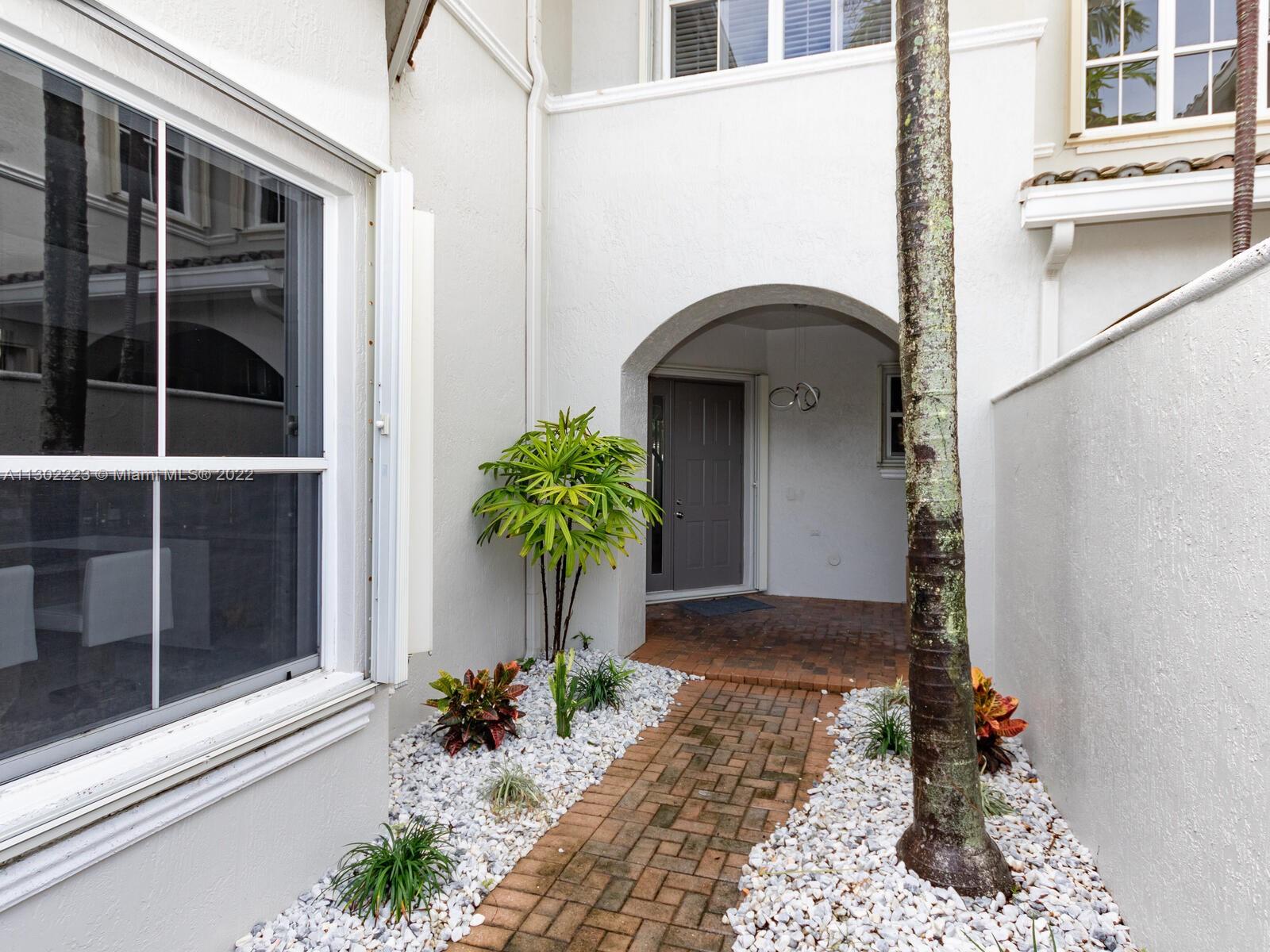 Photo of 894 Spinnaker Dr W (894), Hollywood, Florida, 33019 -