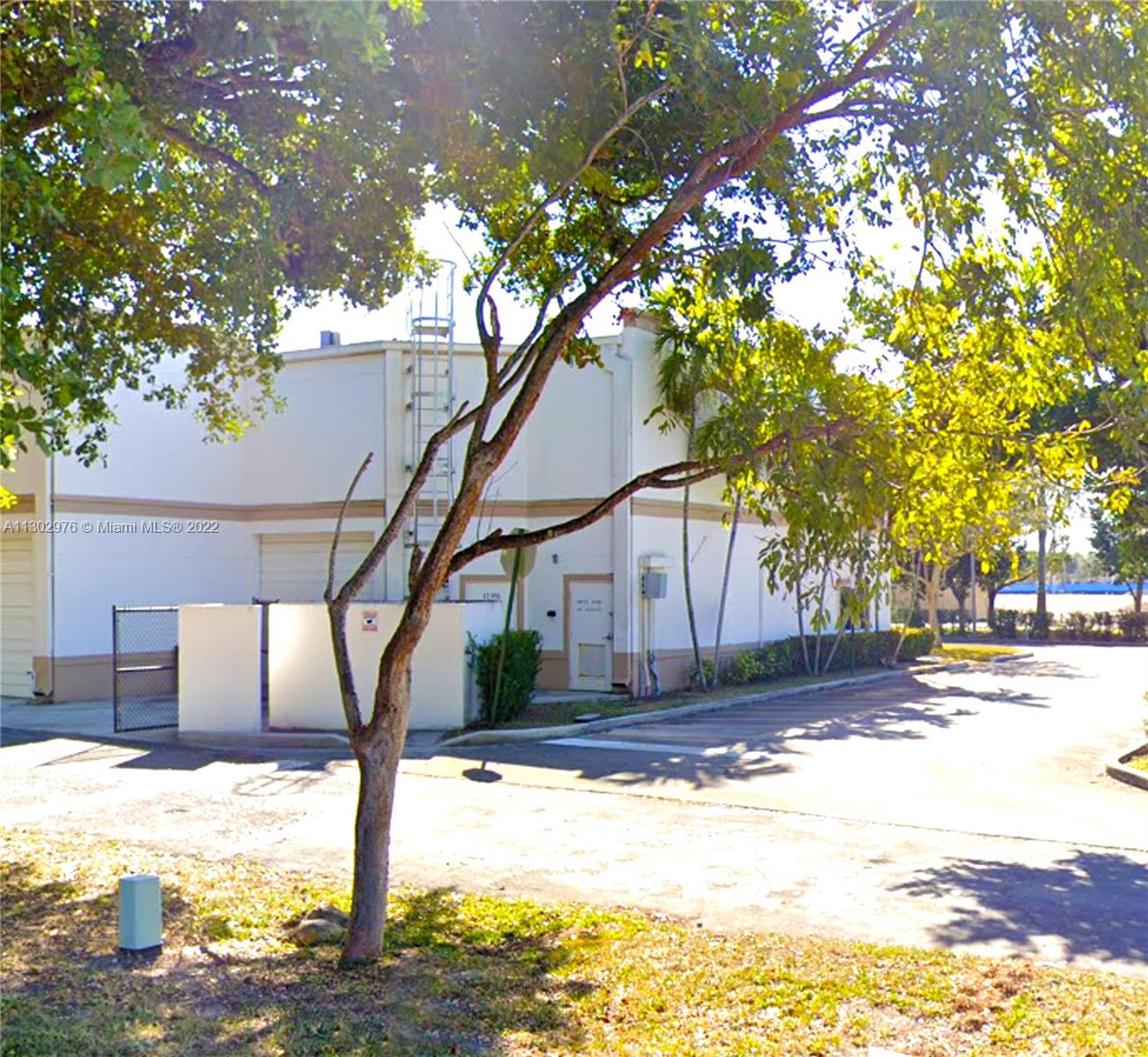 See details / sq. ft. $ 2022-11-14 0 Photo