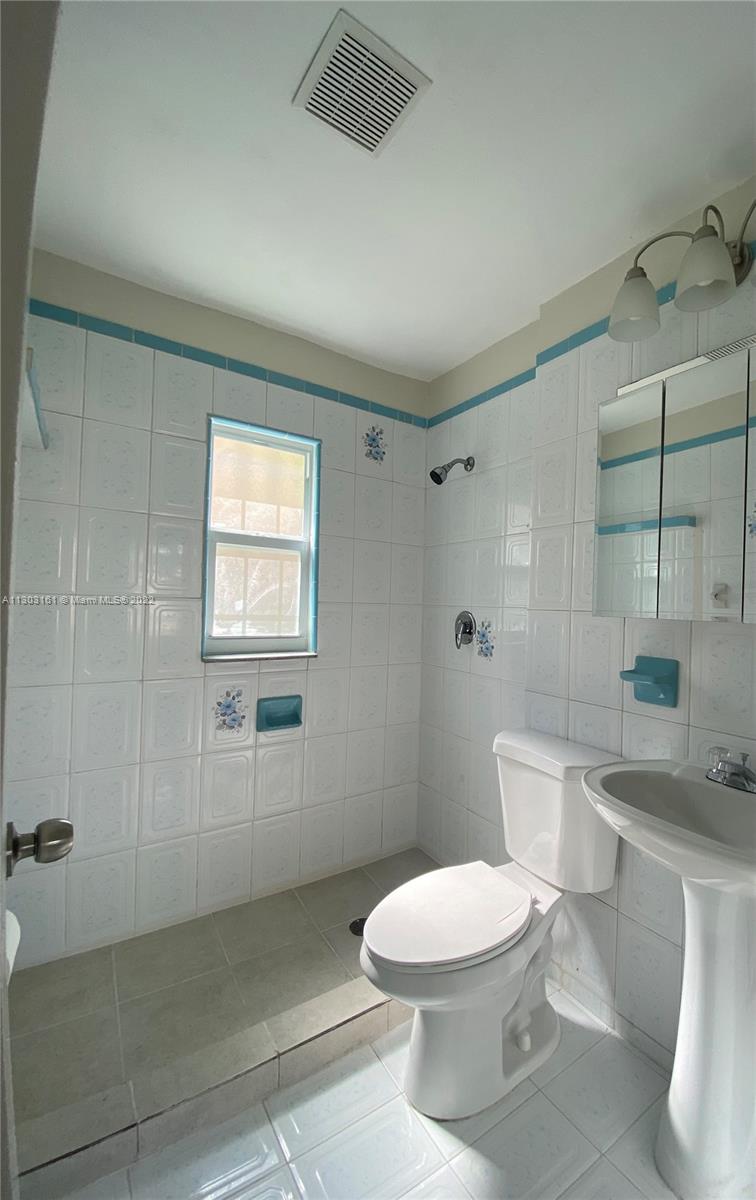 See details / 1340 sq. ft. $ 2022-11-15 0 Photo