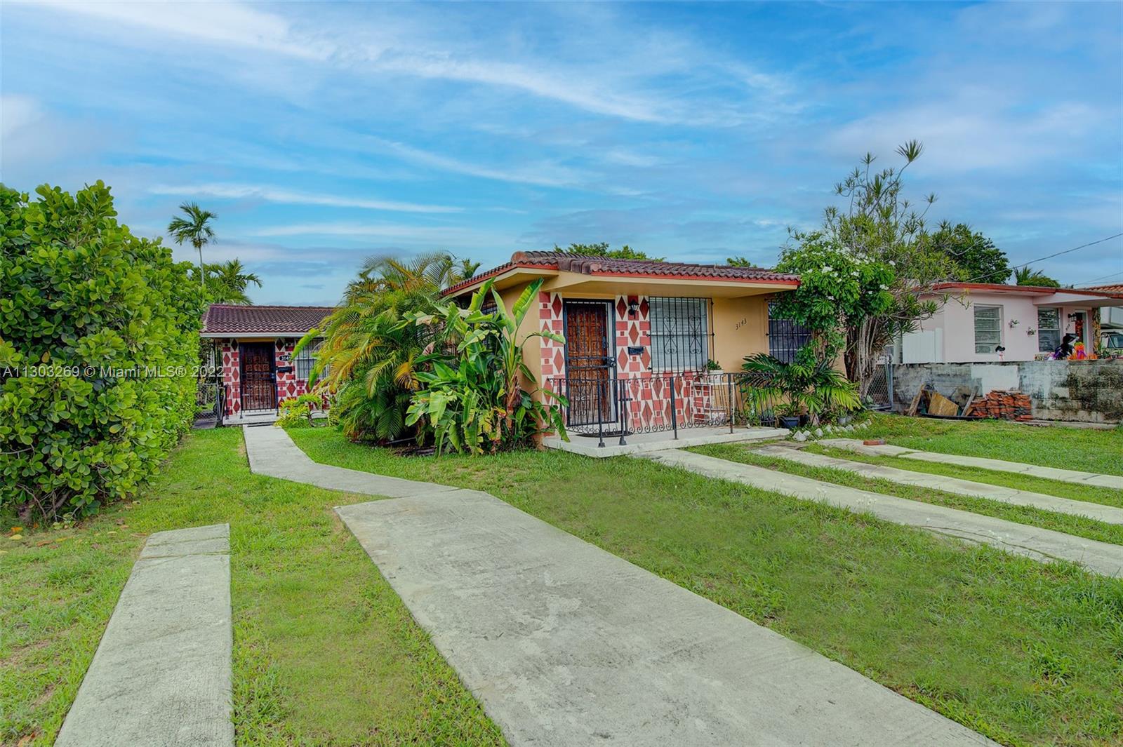 See details / 2304 sq. ft. $ 2022-11-15 0 Photo