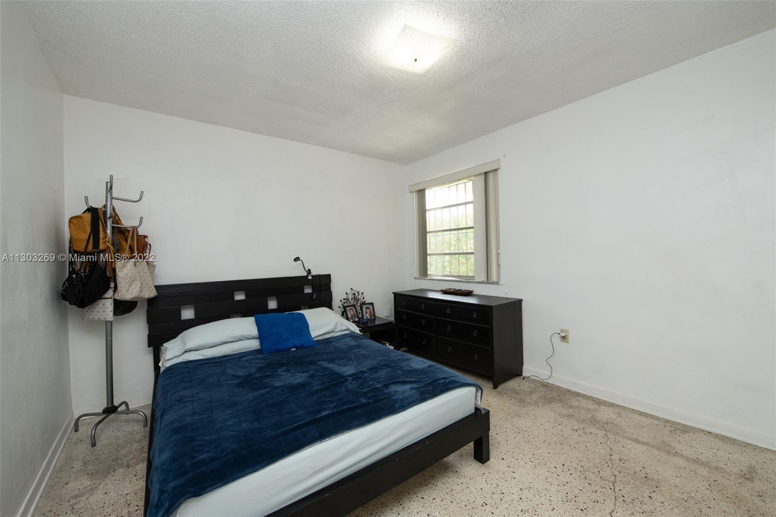 See details / 2304 sq. ft. $ 2022-11-15 0 Photo