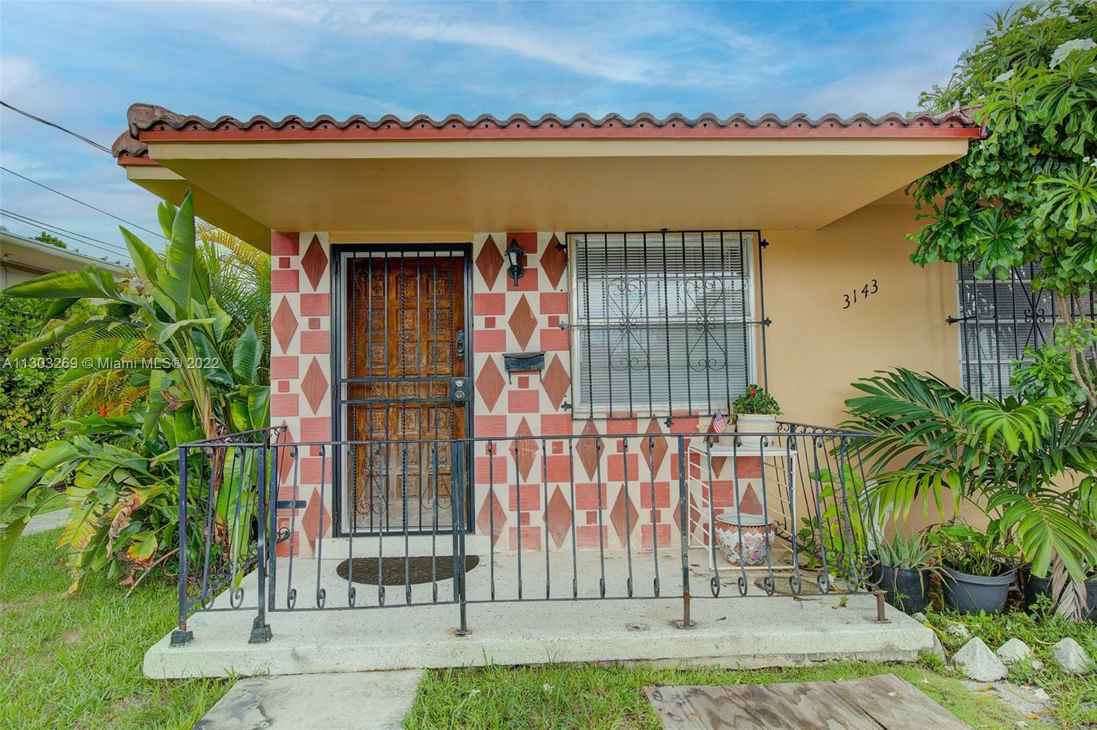 See details / 2304 sq. ft. $ 2022-11-15 0 Photo