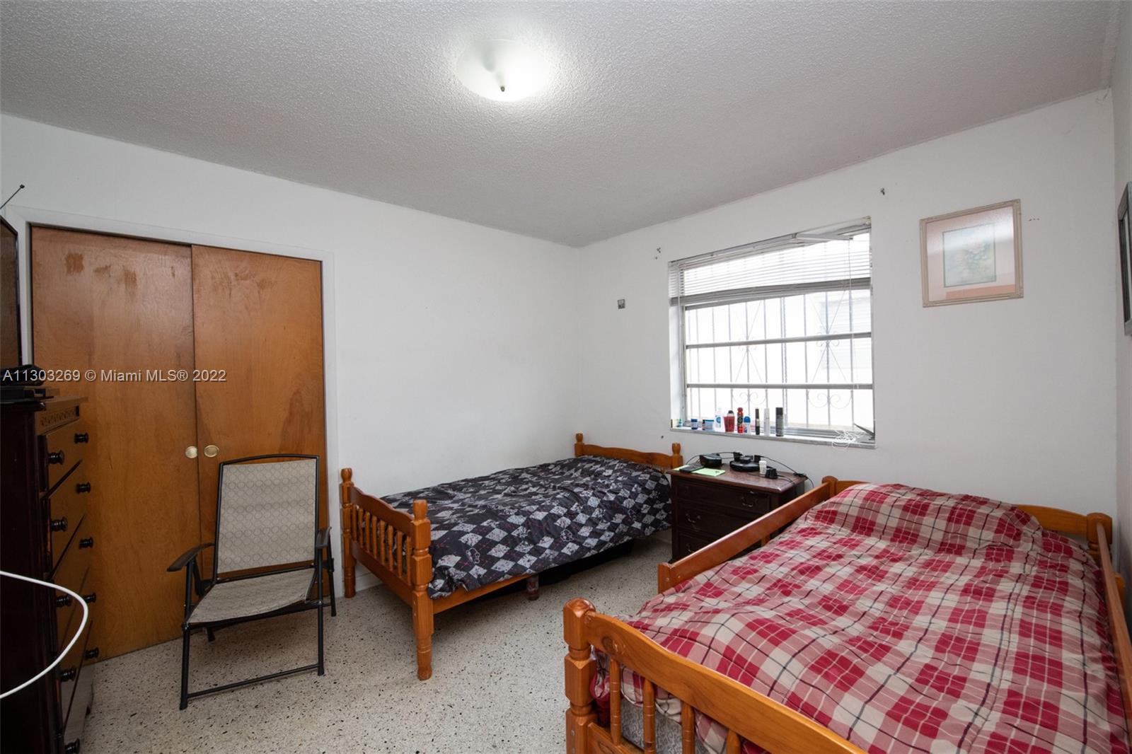 See details / 2304 sq. ft. $ 2022-11-15 0 Photo