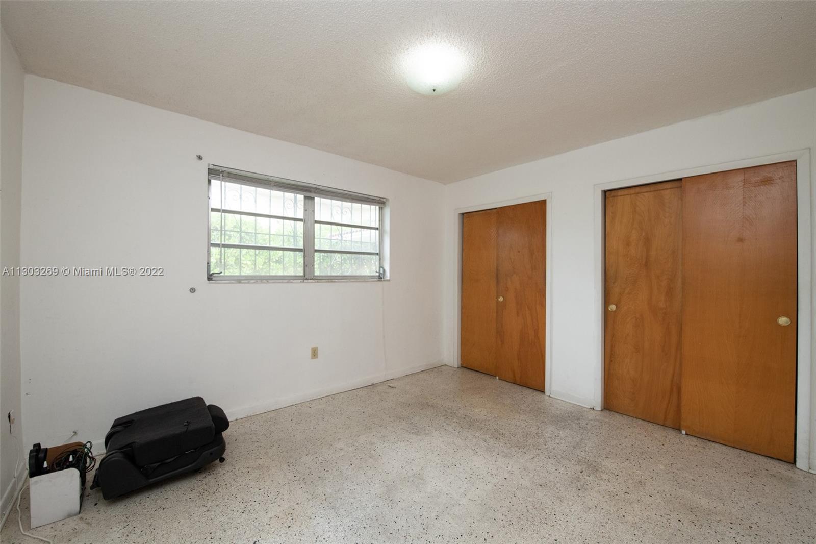 See details / 2304 sq. ft. $ 2022-11-15 0 Photo