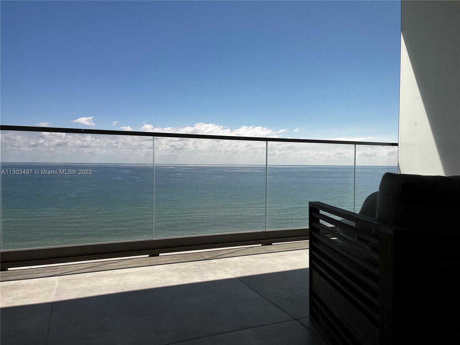 Ver detalles 7A 4 / 4 2530 sq. ft. $ 2022-11-15 0 foto