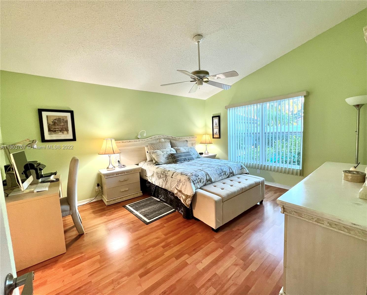 Ver detalles 6972 3 / 2 1606 sq. ft. $ 2022-11-16 0 foto