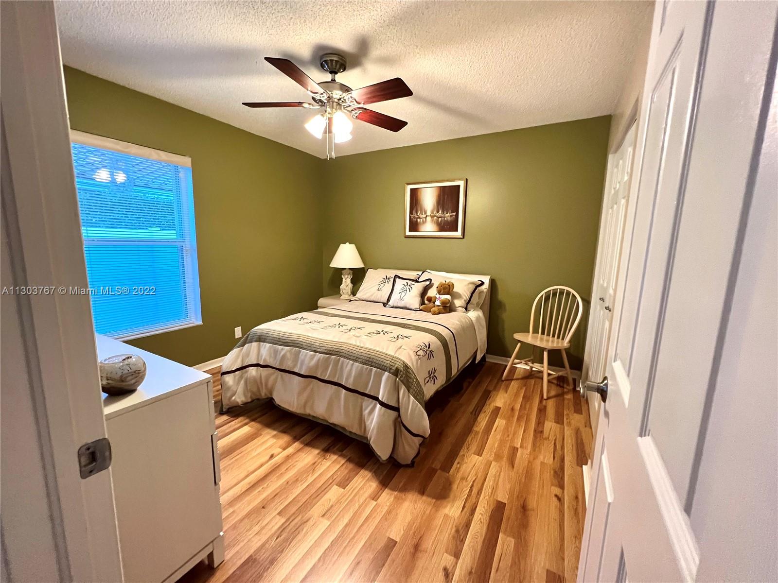 Ver detalles 6972 3 / 2 1606 sq. ft. $ 2022-11-16 0 foto