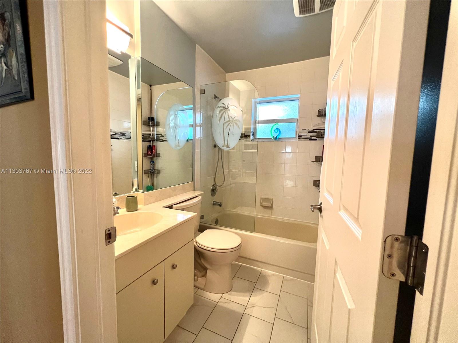 Ver detalles 6972 3 / 2 1606 sq. ft. $ 2022-11-16 0 foto